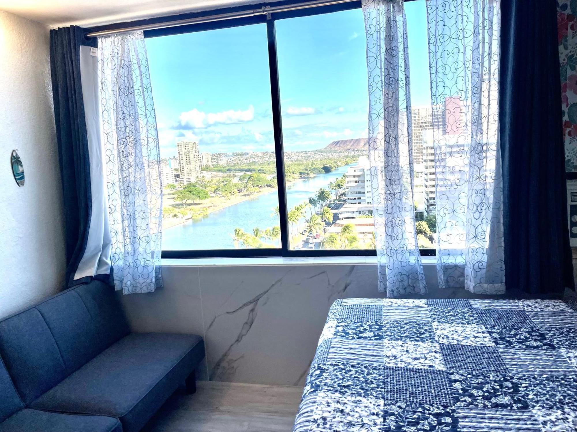 Diamond, Ocean, And Canal View Affordable Family House7Person Honolulu Exterior photo